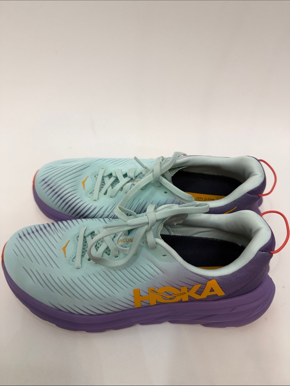Hoka One One women’s Rincon 3 running shoes purple blue size 7.5B